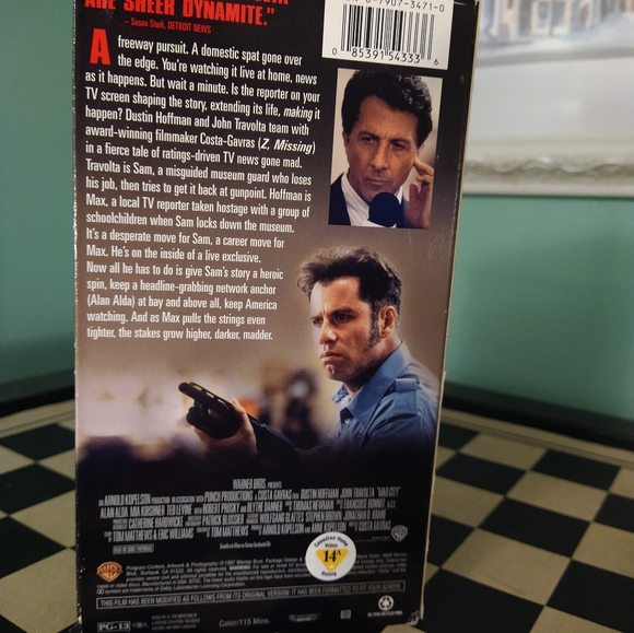 6/$15 Mad City1997 ‧ Drama Crime ‧ 1h 54m - Picture 4 of 5